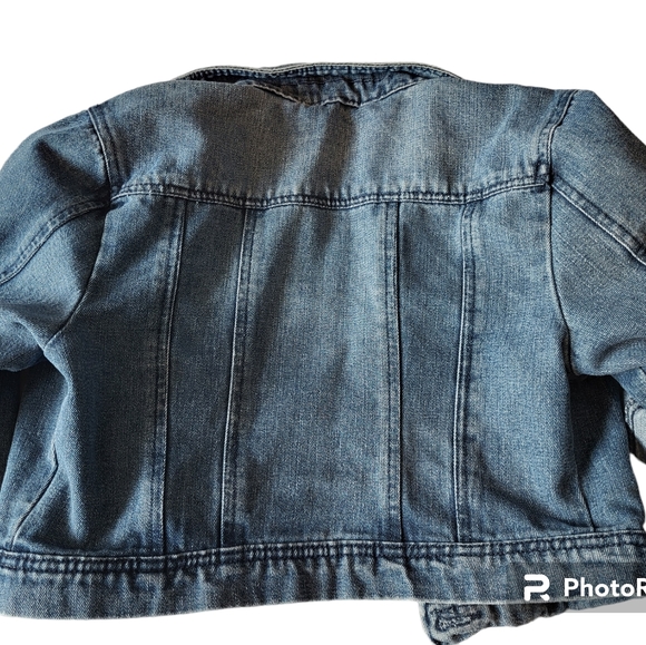 Short jeans jacket size medium - Picture 4 of 5